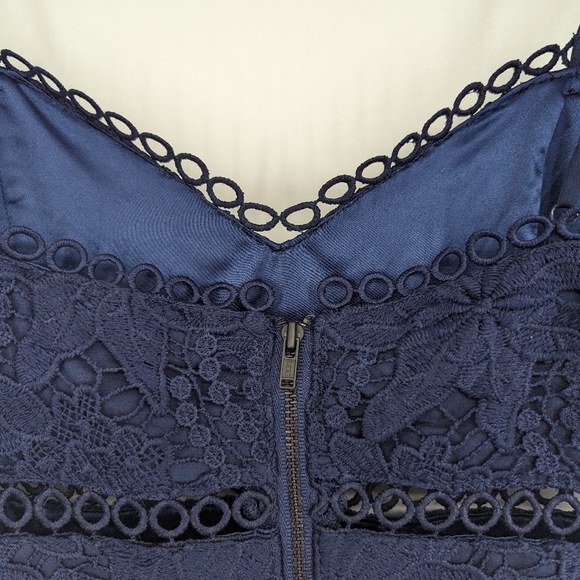 Bardot | NWT Koko Floral Lace Navy Blue Sleeveless Midi Dress - Picture 7 of 10